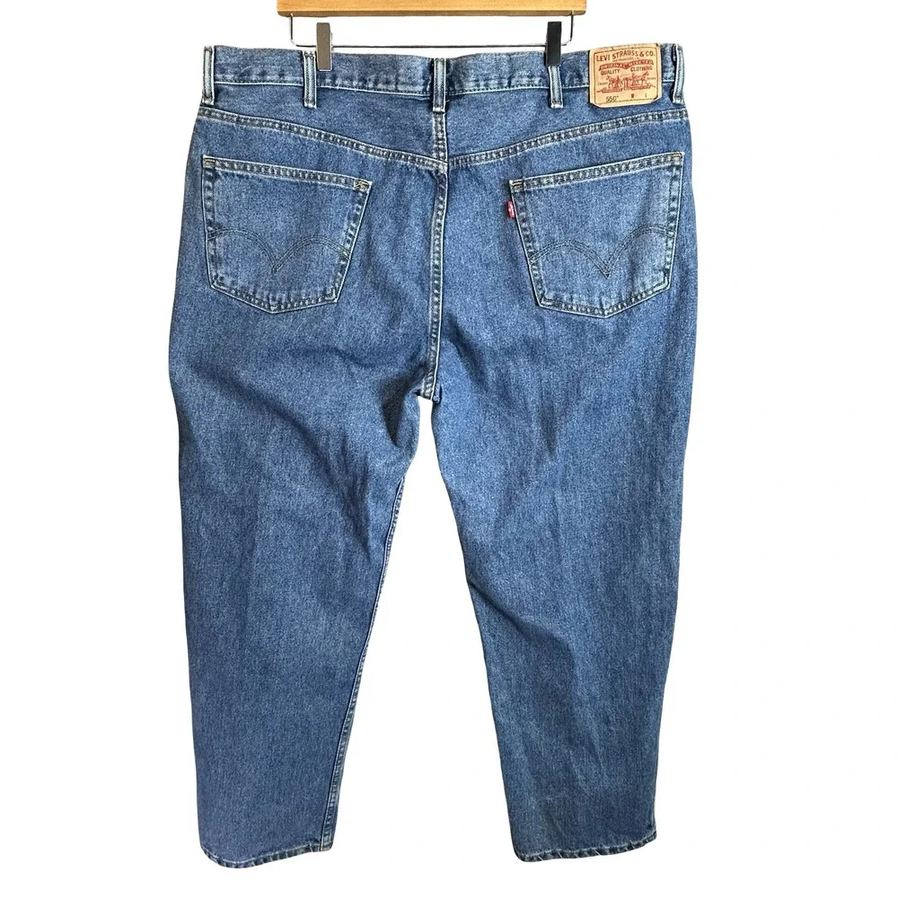 Levis 550 Relaxed Fit Mens 46x30 Medium Wash Blue Straight Leg Denim Jeans